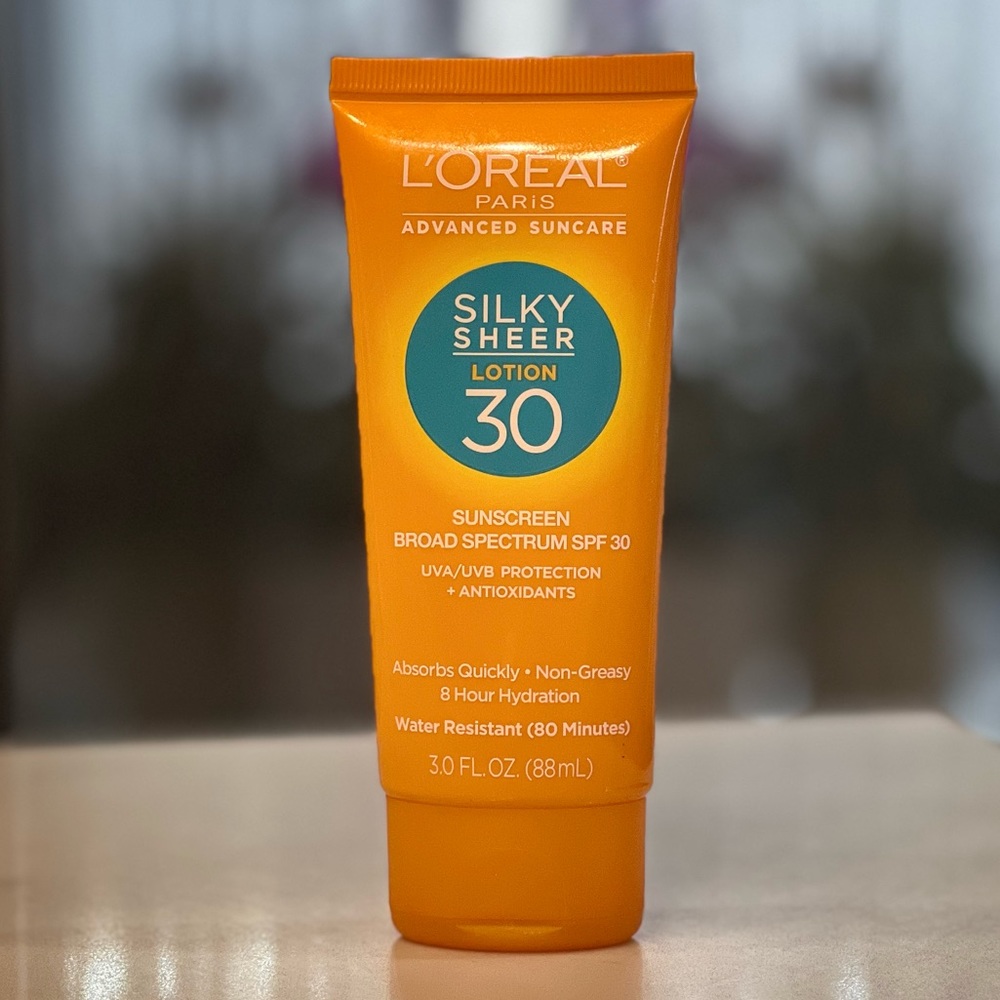 L'Oréal Paris Advanced Suncare  Sheer Broad Spectrum Sunscreen Lotion SPF 30